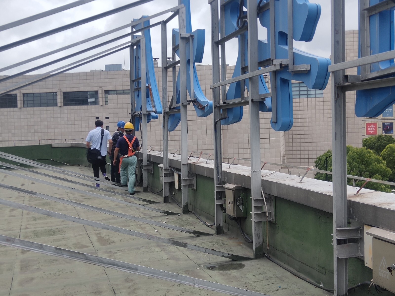 落地廣告牌鋼結(jié)構(gòu)的安全性檢測(cè)鑒定