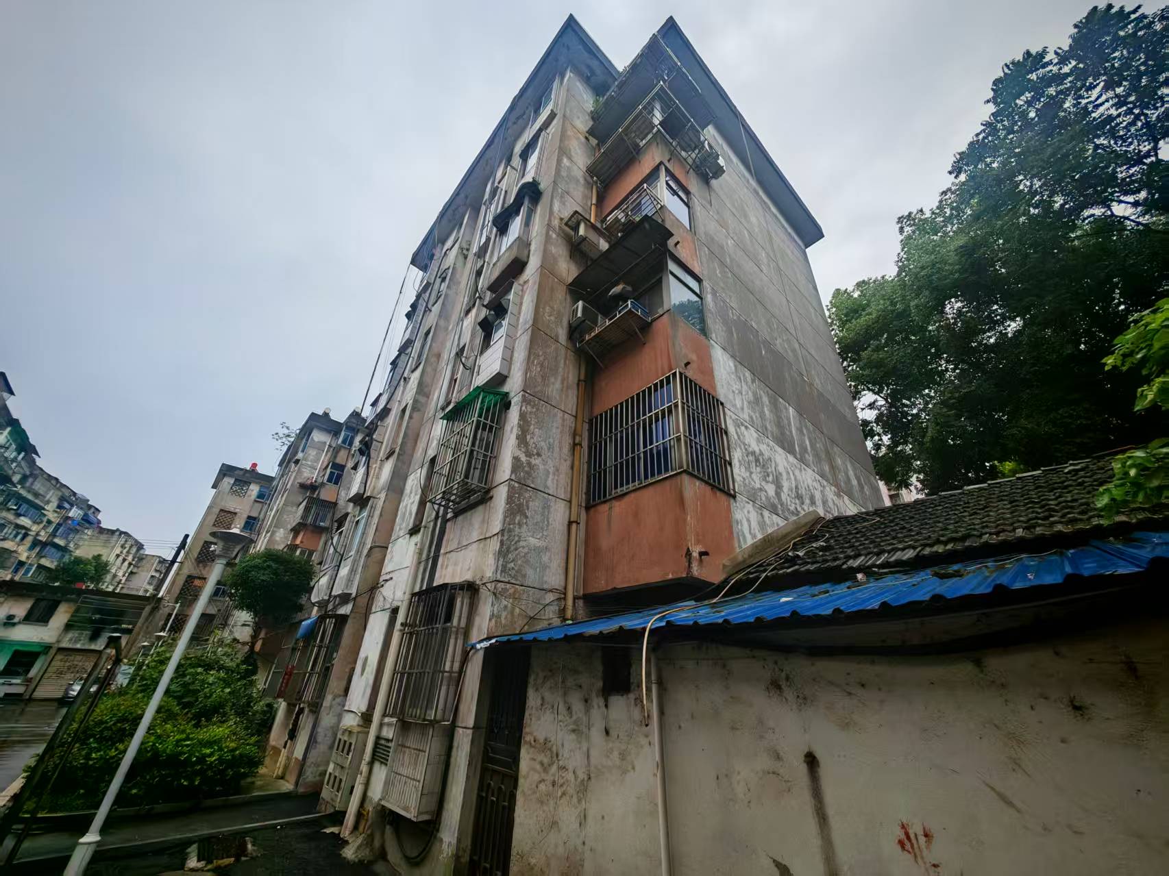 無人機搭載熱成像儀：紅外熱像檢測外墻空鼓