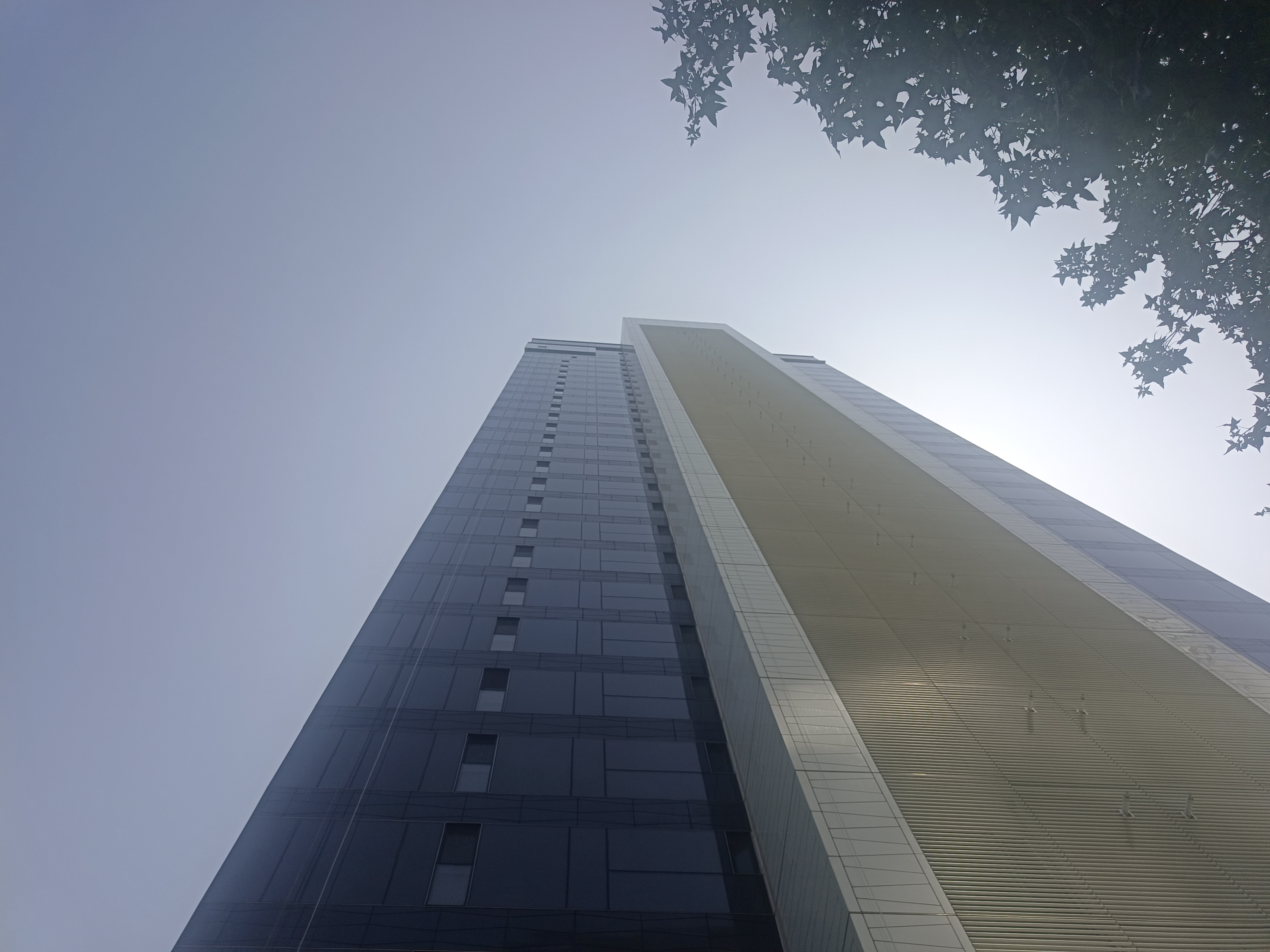 上海玻璃幕墻安全排查檢測(cè)，守護(hù)市民“頭頂上的安全”