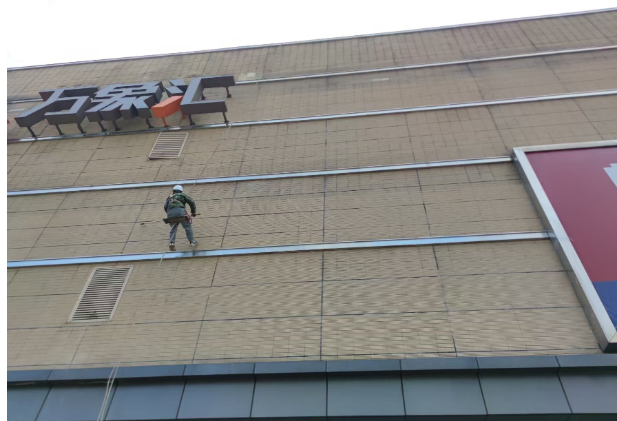 幕墻安全防線(xiàn)：玻璃與石材幕墻常規(guī)檢測(cè)全解析