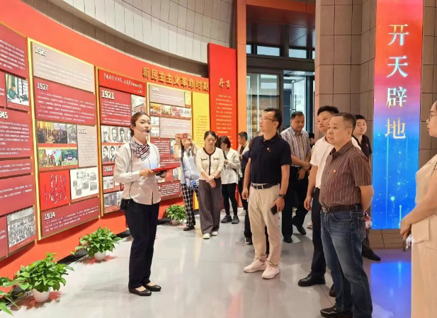 鈞測黨支部參加工商聯(lián)鋼結(jié)構(gòu)商會的寶鋼股份黨性教育智慧體驗中心主題黨日