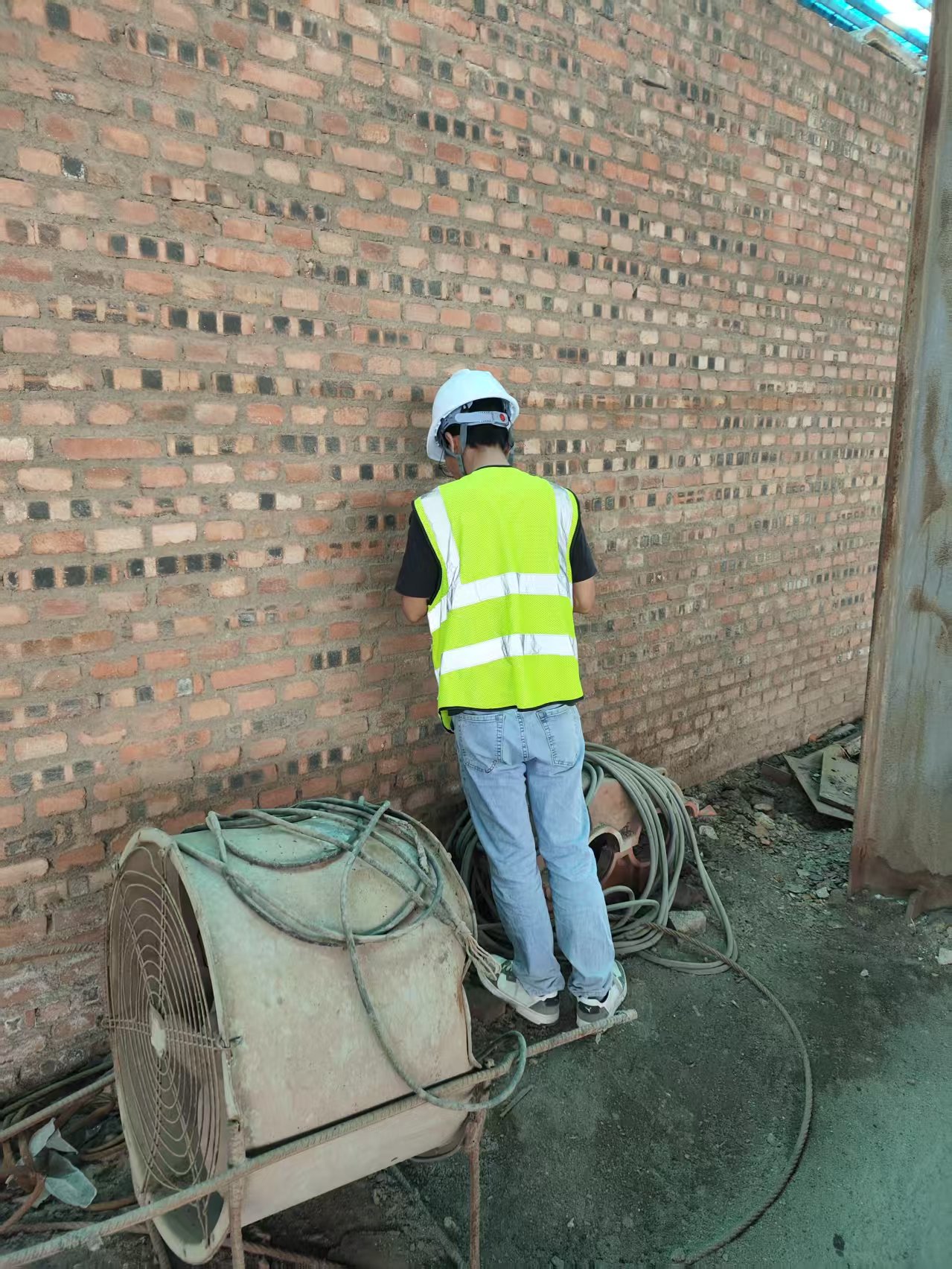 按下‘暫停鍵’的老樓：銅陵市某院病房樓停用待檢，全面沖刺鑒定