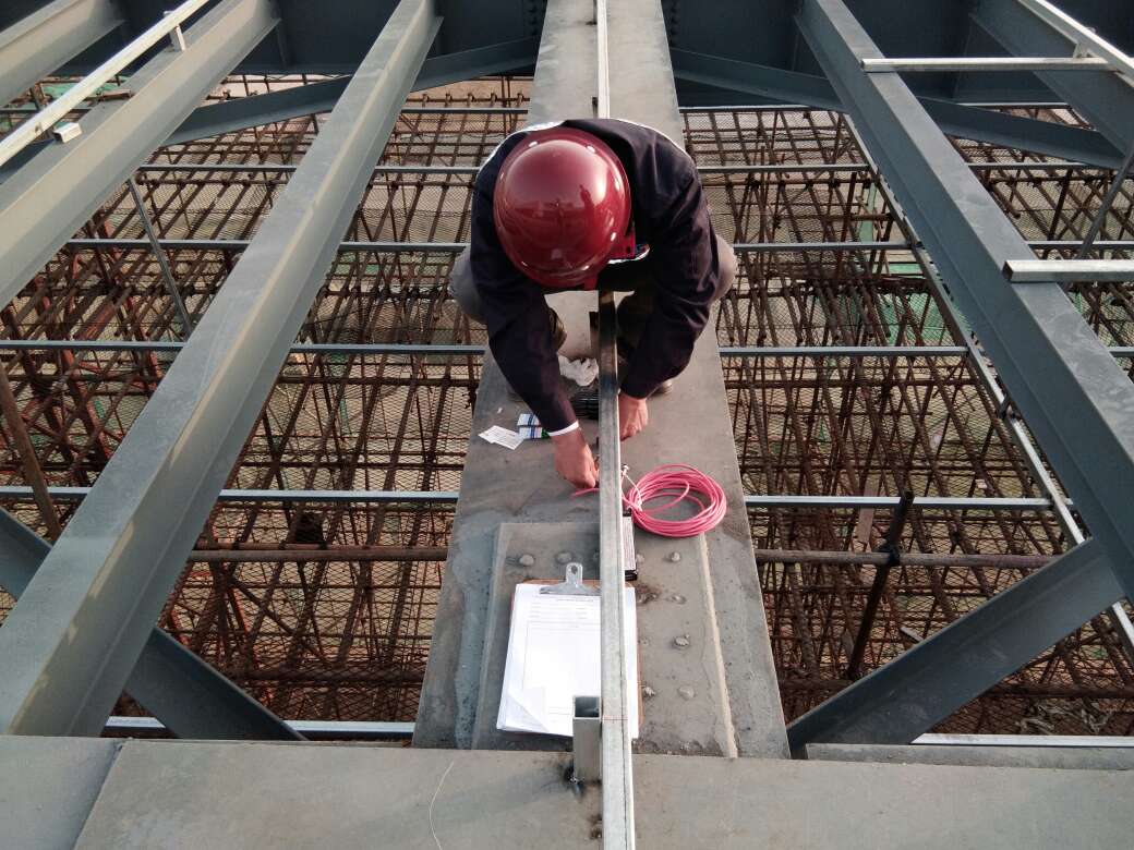 常州金壇第一人民醫(yī)院門(mén)診樓雨棚應(yīng)力應(yīng)變監(jiān)測(cè)3