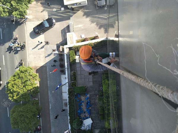 建筑幕墻驗(yàn)收檢查